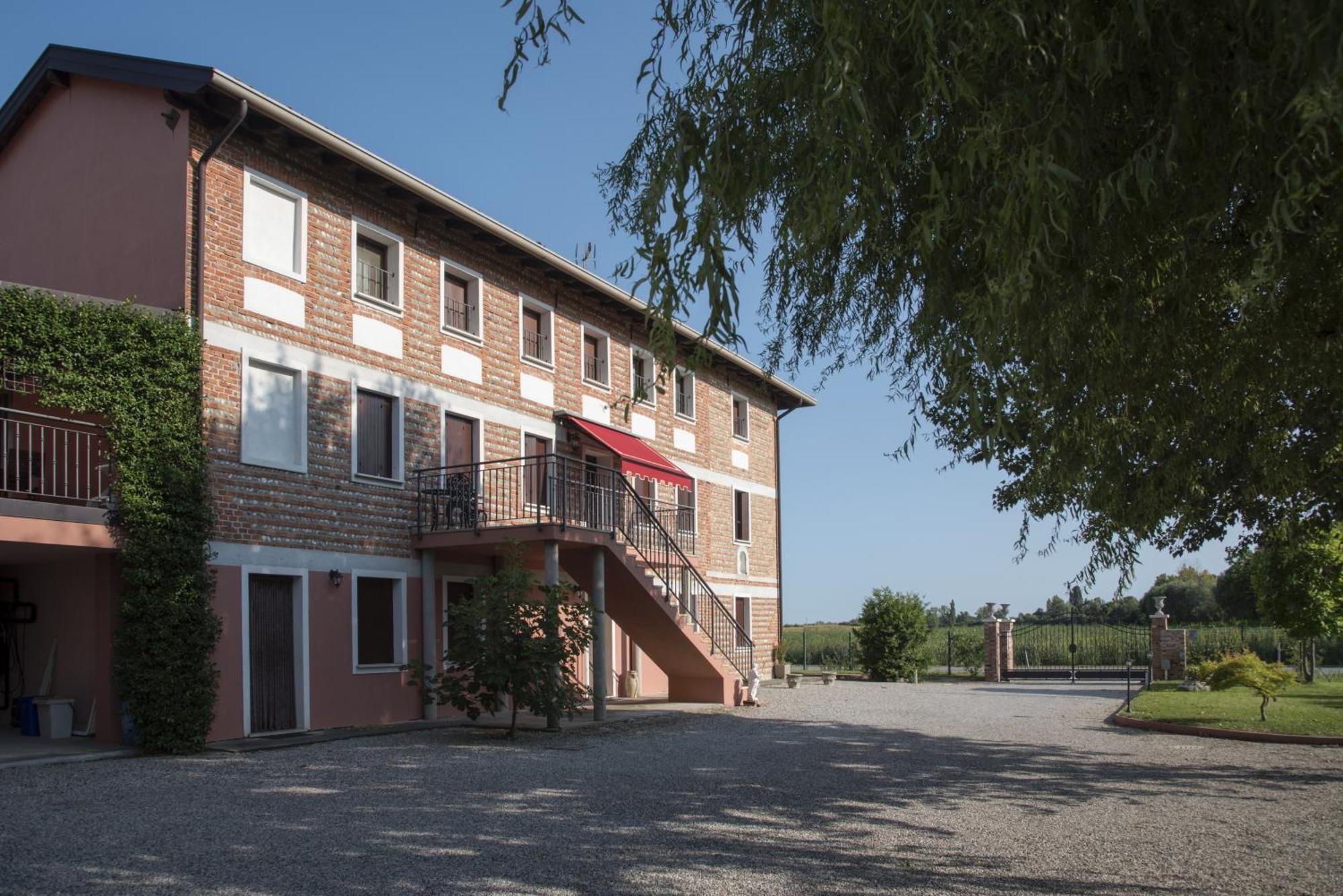 Chiaro Di Luna San Vito al Tagliamento Exterior photo